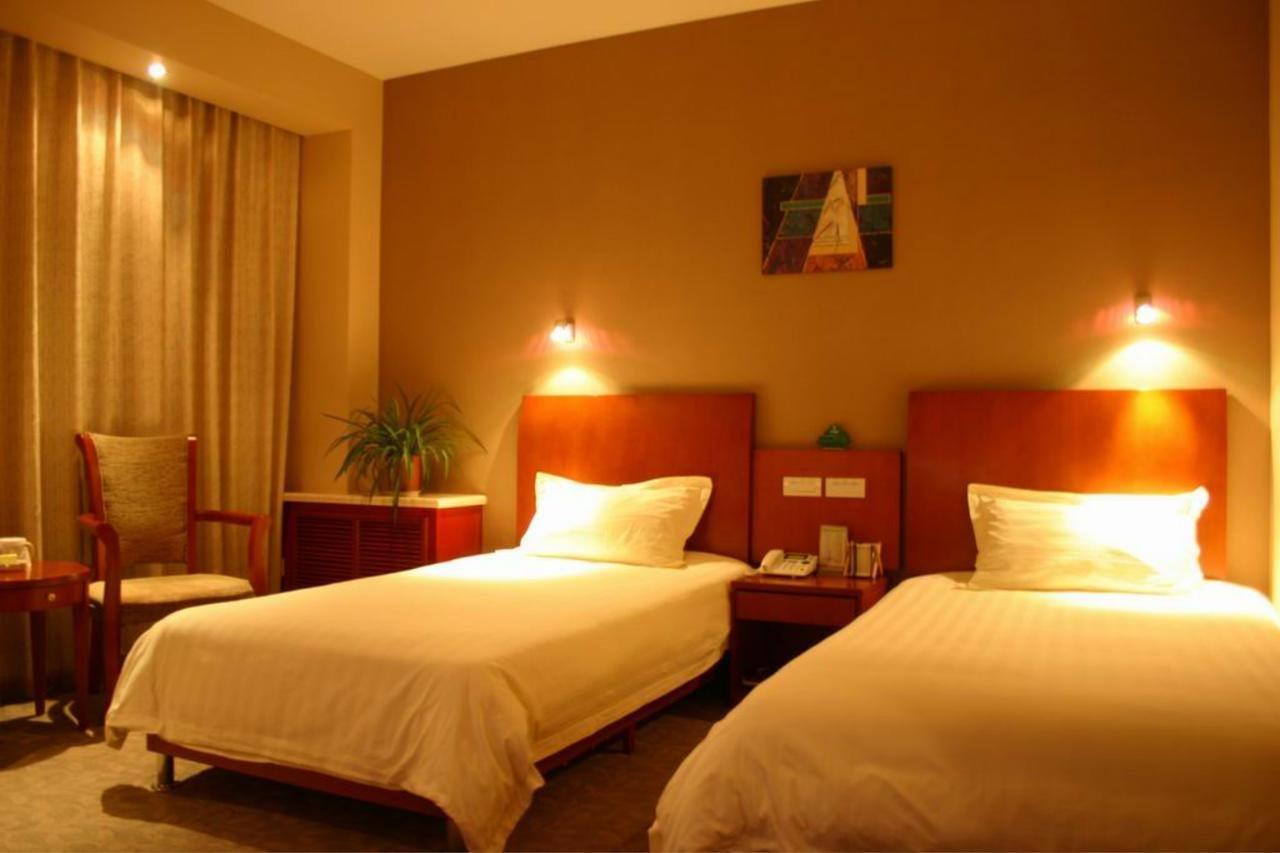 Greentree Huaxia East Road Hotel 2*